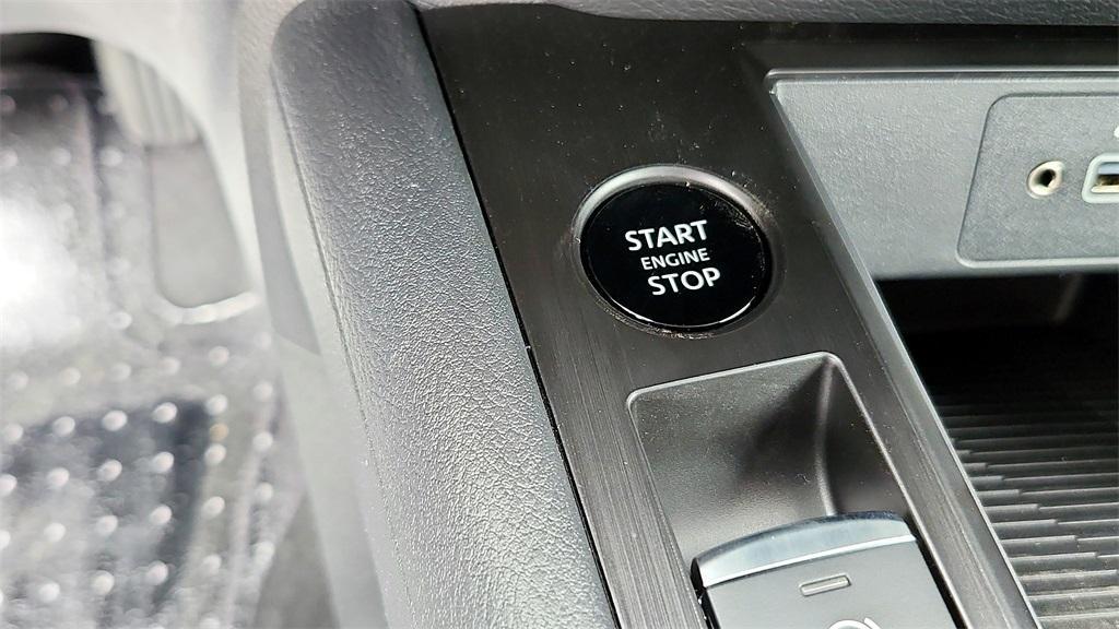 new 2025 Nissan Kicks car, priced at $23,220
