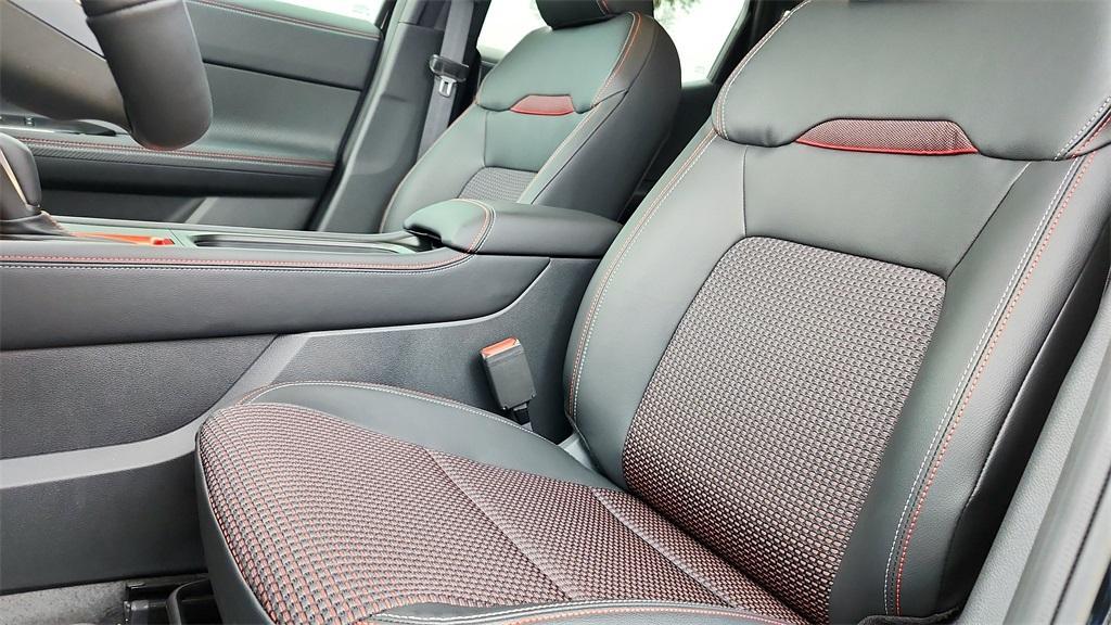 new 2025 Nissan Kicks car, priced at $28,984