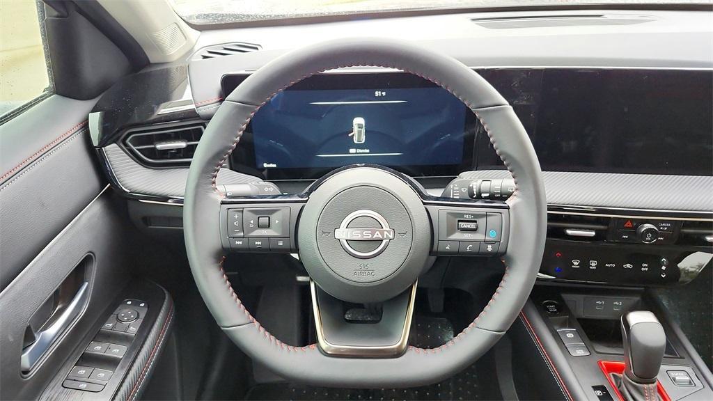 new 2025 Nissan Kicks car, priced at $28,984