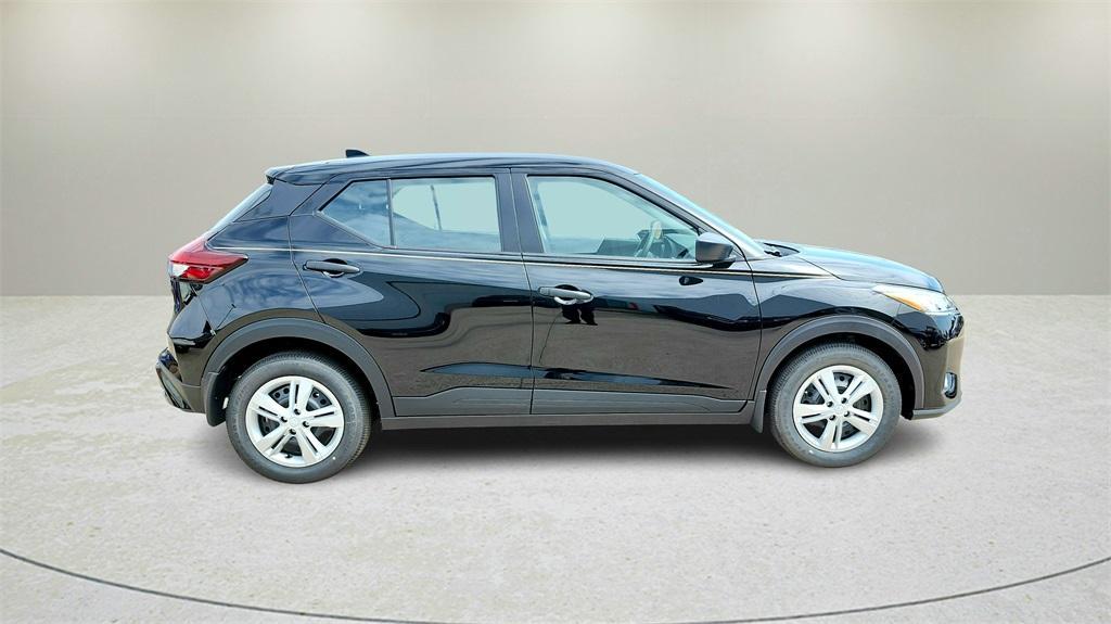 new 2025 Nissan Kicks Play car, priced at $20,347