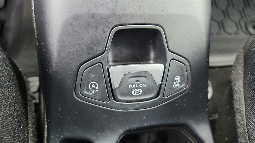 used 2020 Jeep Renegade car, priced at $15,179