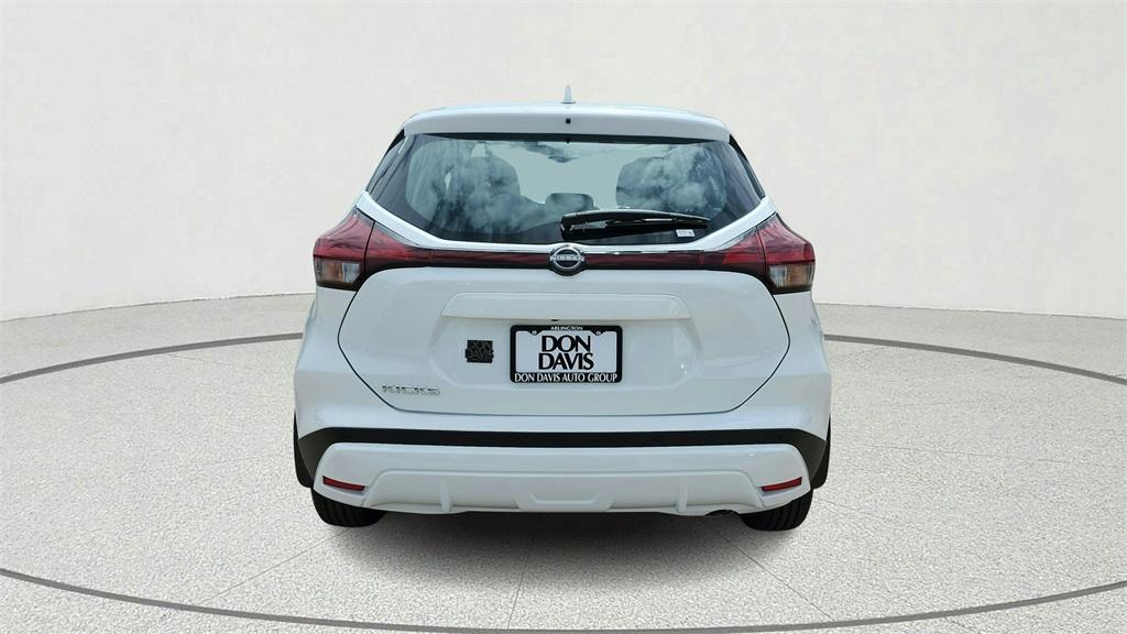 new 2025 Nissan Kicks Play car, priced at $19,347