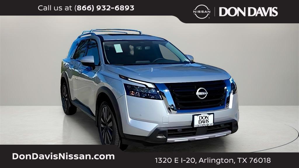 new 2025 Nissan Pathfinder car, priced at $43,585