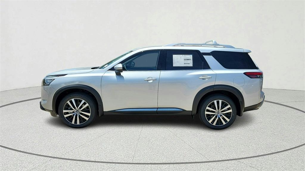 new 2025 Nissan Pathfinder car, priced at $44,752