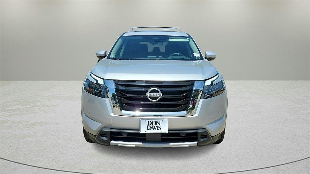 new 2025 Nissan Pathfinder car, priced at $45,752