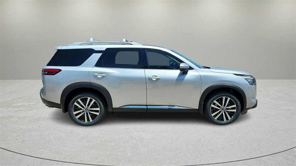 new 2025 Nissan Pathfinder car, priced at $45,752