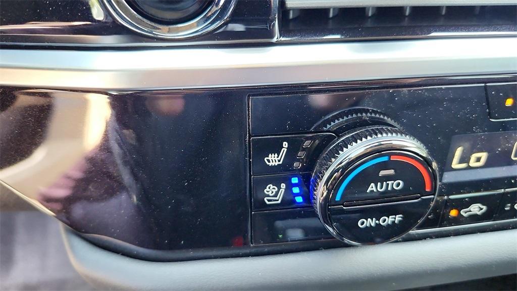 new 2025 Nissan Pathfinder car, priced at $45,752