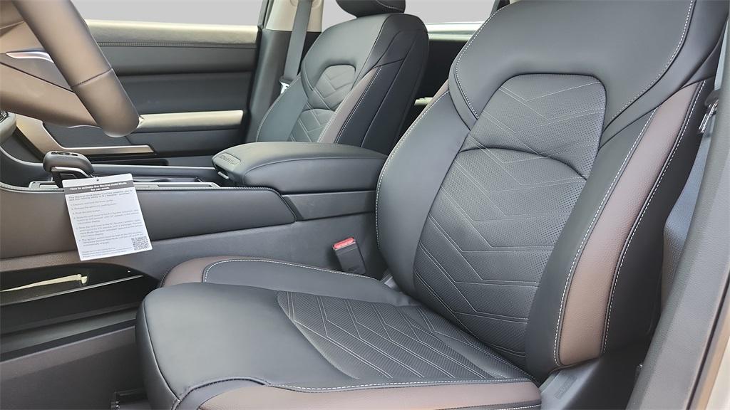 new 2025 Nissan Pathfinder car, priced at $44,752