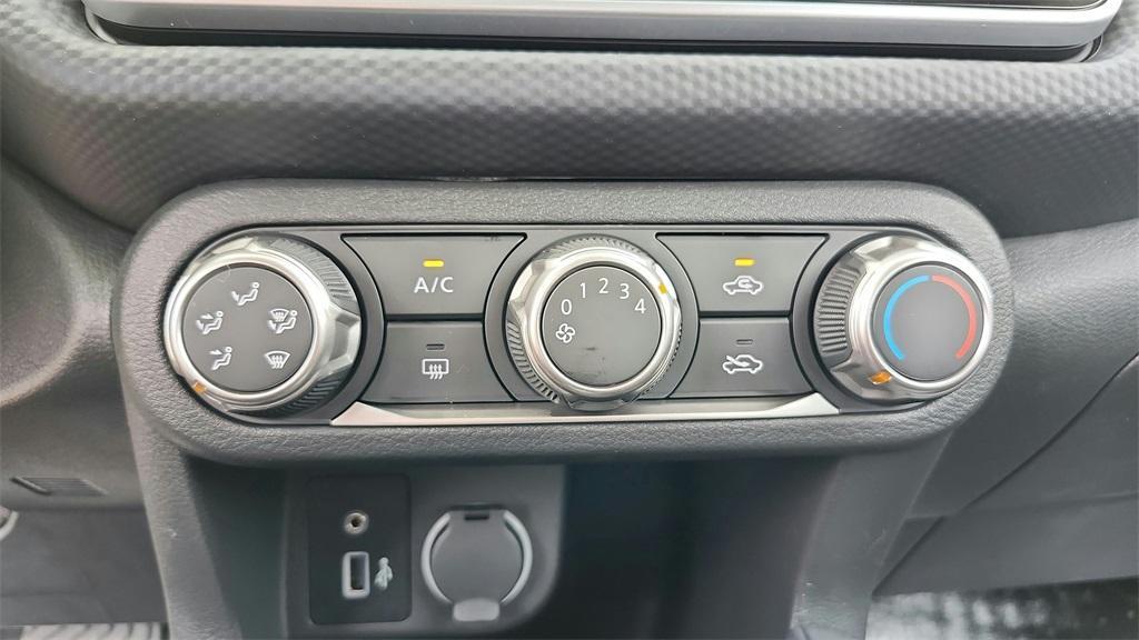 new 2025 Nissan Kicks Play car, priced at $20,347