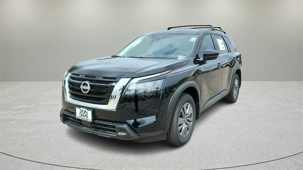 new 2025 Nissan Pathfinder car, priced at $40,198