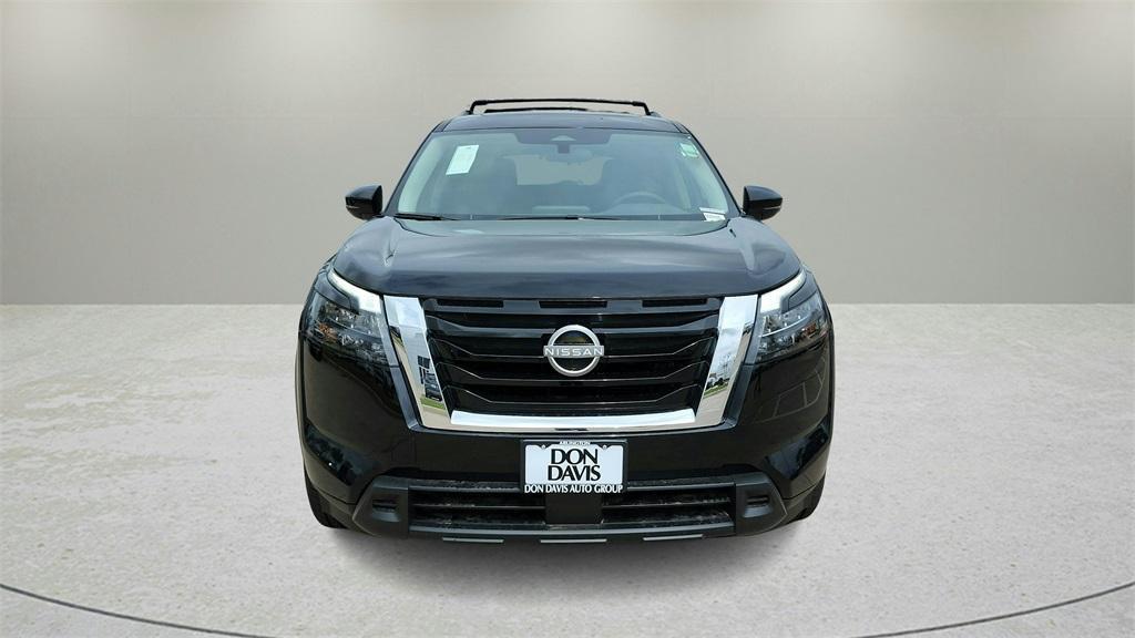 new 2025 Nissan Pathfinder car, priced at $40,198