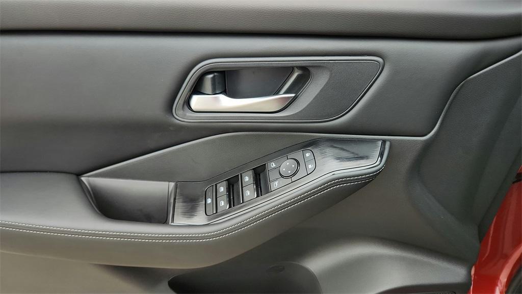 new 2025 Nissan Rogue car, priced at $30,036