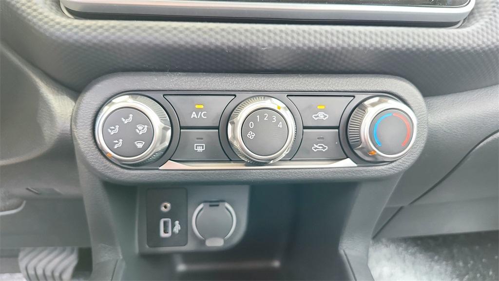 new 2025 Nissan Kicks Play car, priced at $21,657