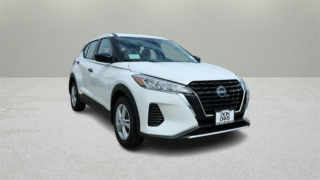 new 2025 Nissan Kicks car, priced at $23,179