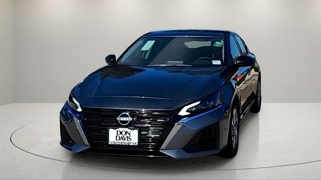 new 2025 Nissan Altima car, priced at $25,580