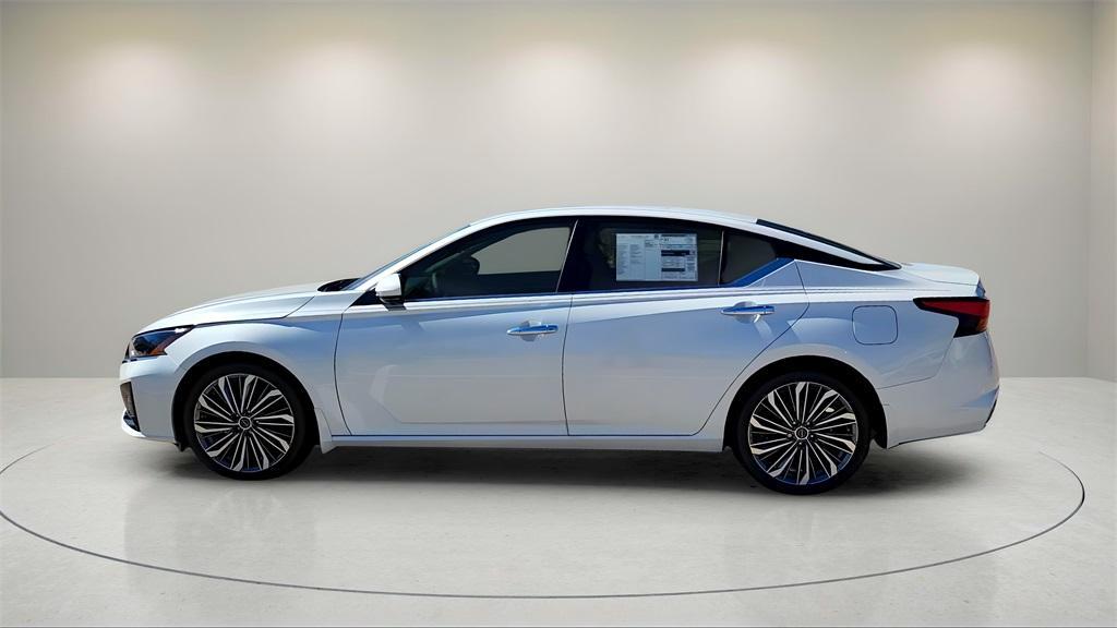 new 2025 Nissan Altima car, priced at $33,001