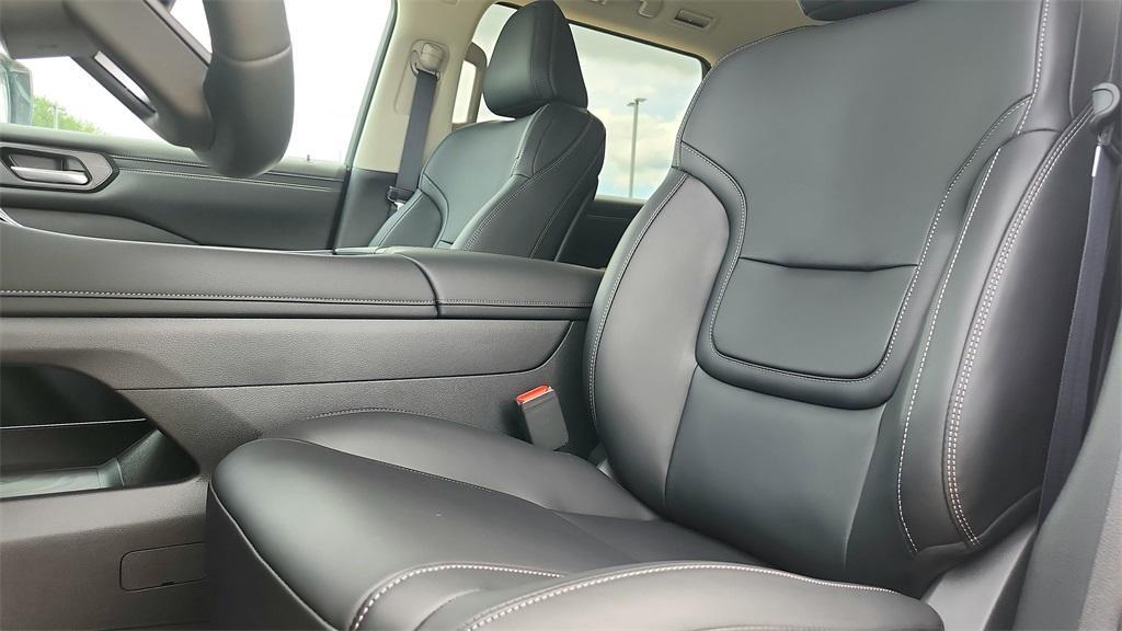 new 2025 Nissan Armada car, priced at $54,406