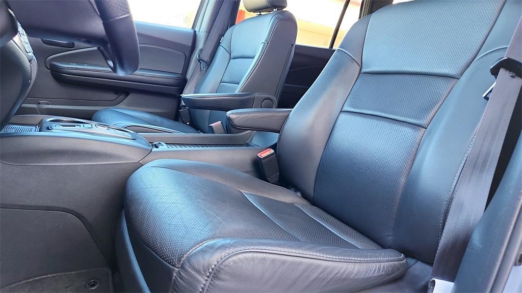 used 2023 Honda Passport car, priced at $28,989