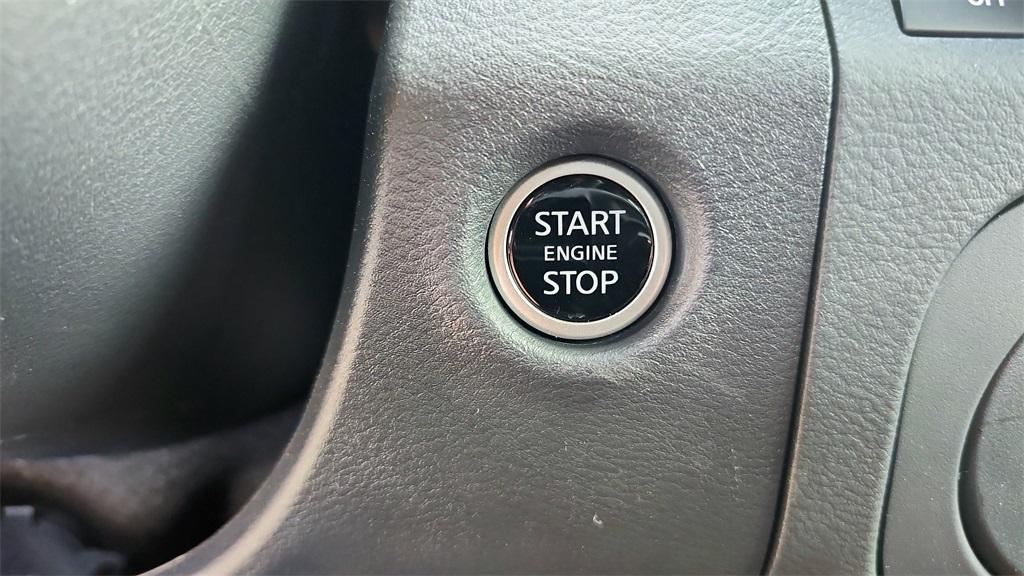 new 2025 Nissan Frontier car, priced at $40,799