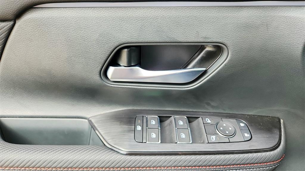 new 2025 Nissan Kicks car, priced at $26,355