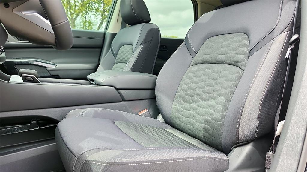 new 2025 Nissan Pathfinder car, priced at $40,278