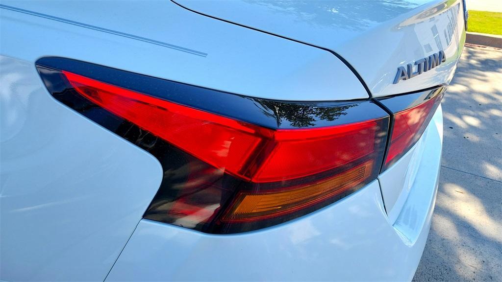 new 2025 Nissan Altima car, priced at $25,426