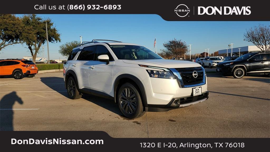 new 2025 Nissan Pathfinder car, priced at $43,961