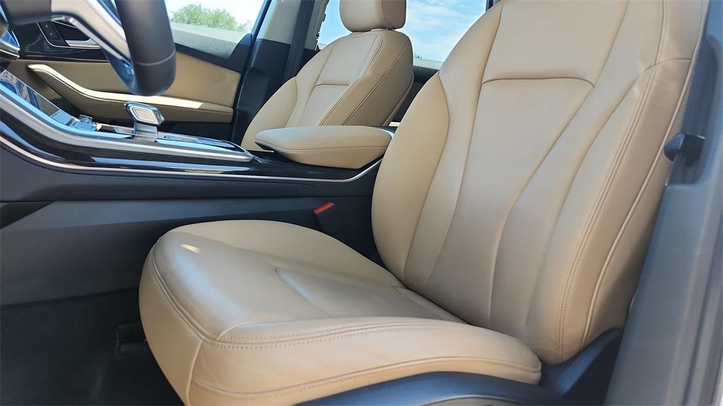 used 2024 Audi Q7 car, priced at $45,757