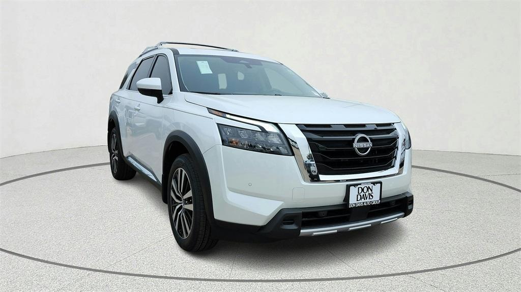 new 2025 Nissan Pathfinder car, priced at $48,530