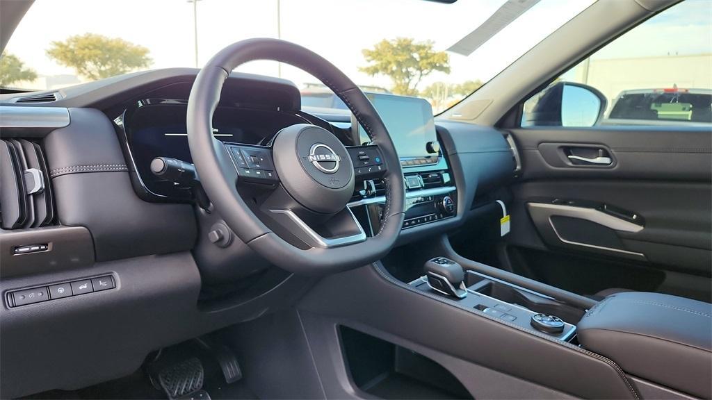 new 2025 Nissan Pathfinder car, priced at $50,386