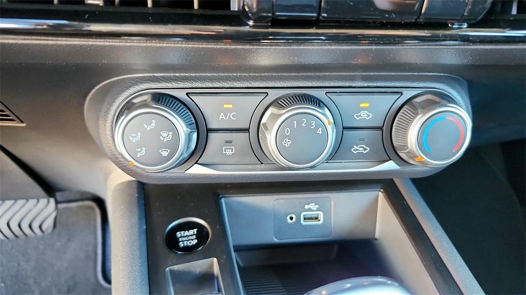new 2025 Nissan Kicks car, priced at $23,061