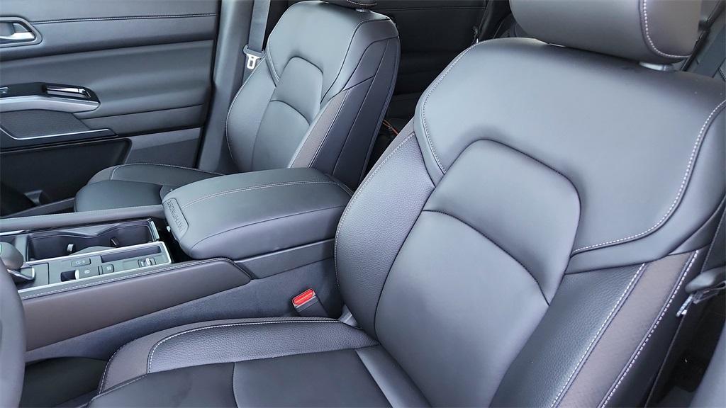 new 2025 Nissan Pathfinder car, priced at $41,202