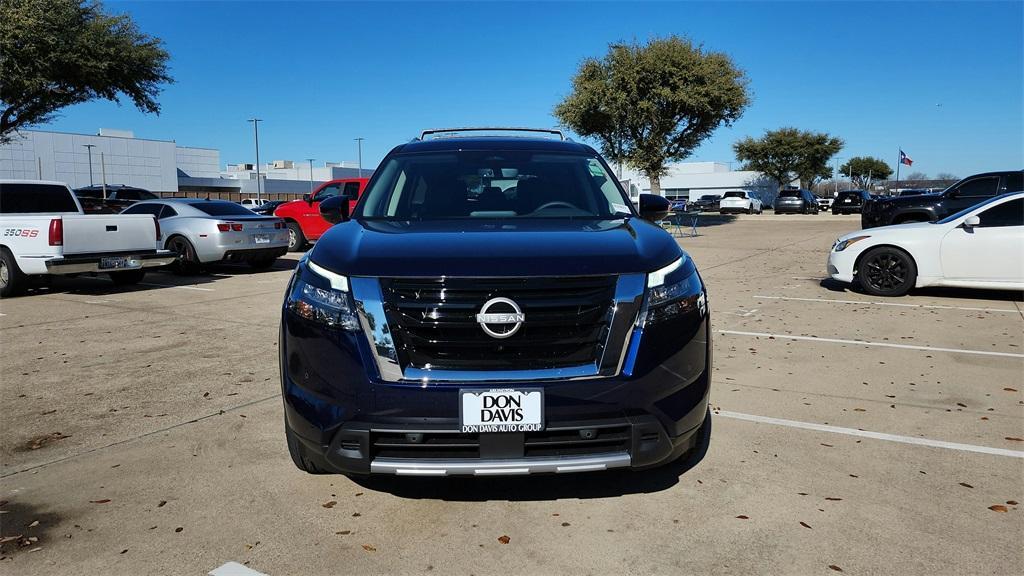 new 2025 Nissan Pathfinder car, priced at $40,861