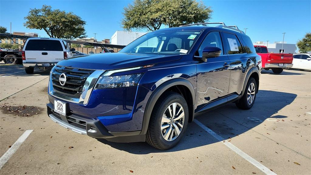 new 2025 Nissan Pathfinder car, priced at $40,861