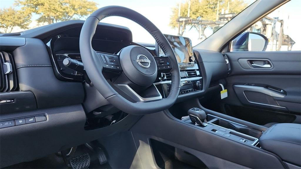 new 2025 Nissan Pathfinder car, priced at $40,861