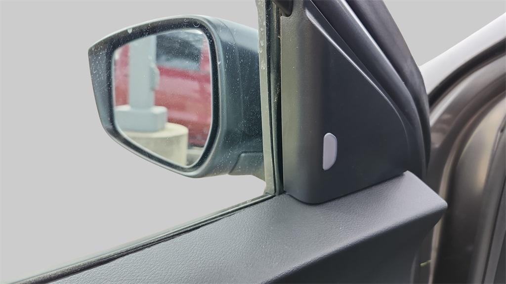 new 2025 Nissan Kicks Play car, priced at $19,347