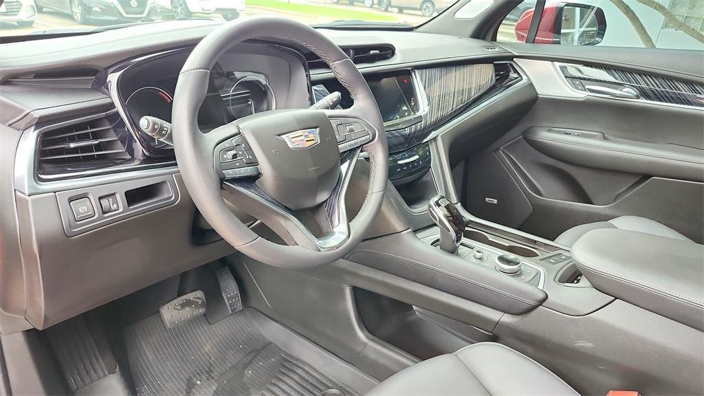 used 2024 Cadillac XT6 car, priced at $48,516