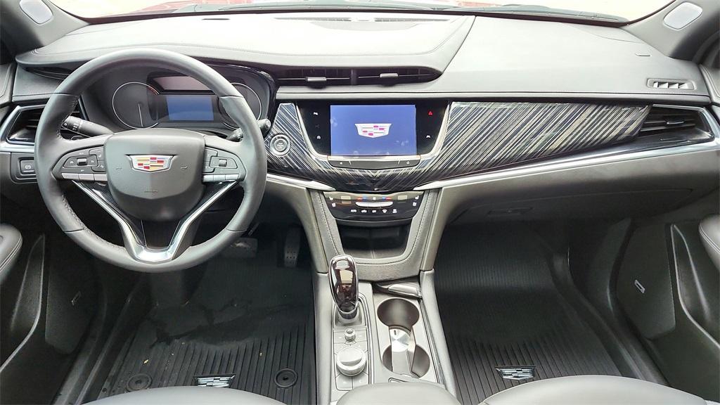 used 2024 Cadillac XT6 car, priced at $48,516