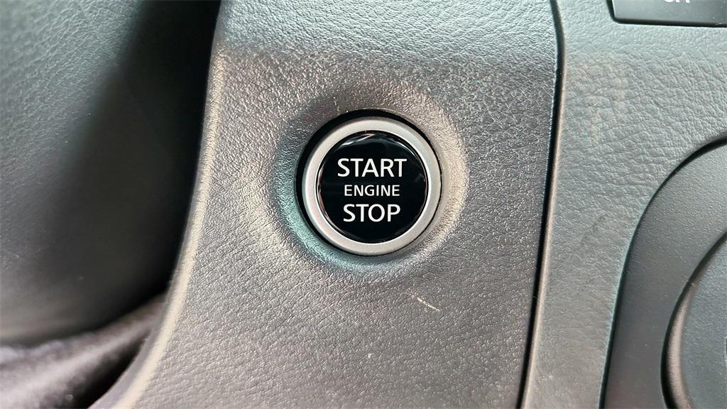 new 2025 Nissan Frontier car, priced at $40,054
