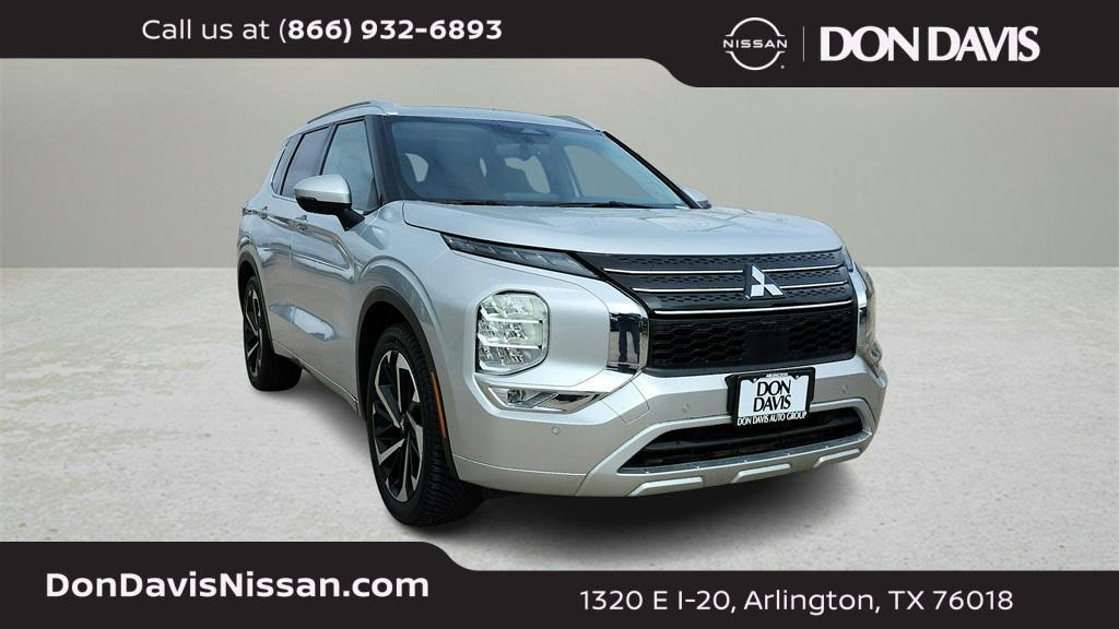 used 2023 Mitsubishi Outlander car, priced at $28,392