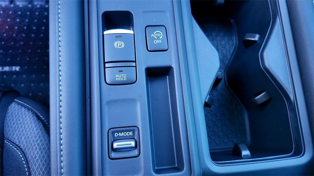 new 2025 Nissan Pathfinder car, priced at $32,650