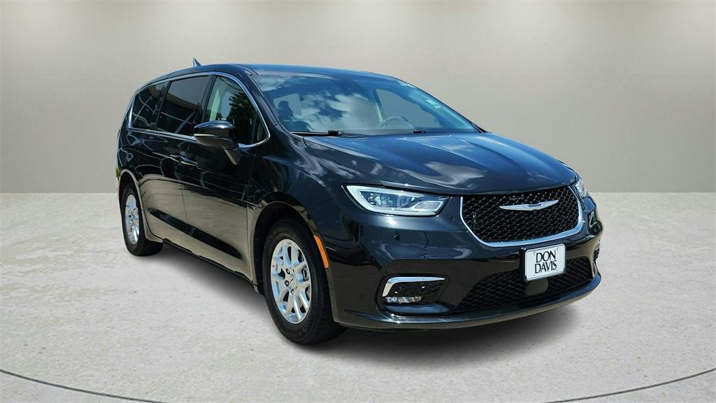 used 2023 Chrysler Pacifica car, priced at $24,563