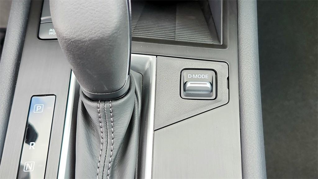 new 2025 Nissan Kicks car, priced at $23,220