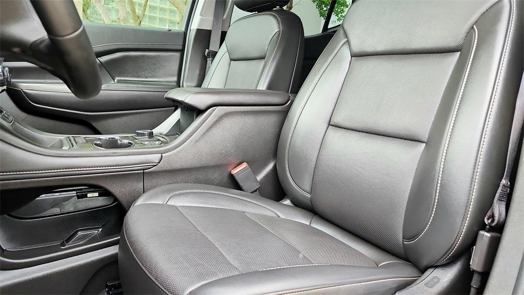 used 2023 GMC Acadia car, priced at $25,998