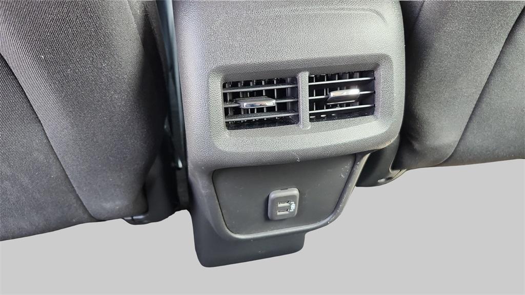 used 2022 Chevrolet Equinox car, priced at $18,294