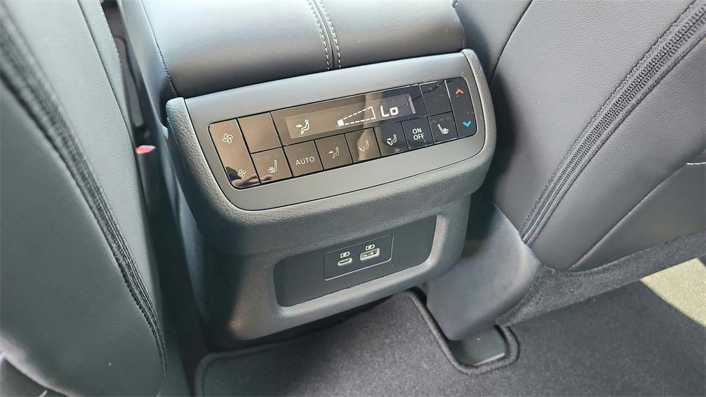 new 2025 Nissan Pathfinder car, priced at $42,116