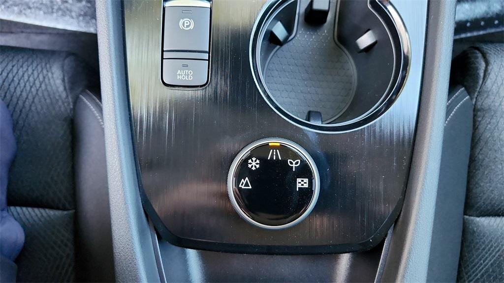 new 2025 Nissan Rogue car, priced at $33,250