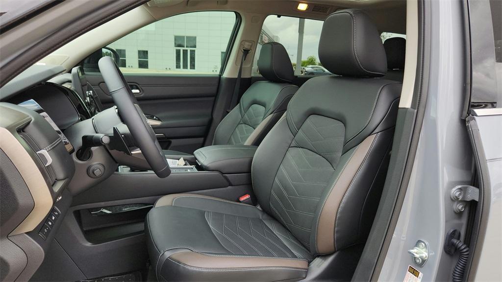 used 2024 Nissan Pathfinder car, priced at $41,929