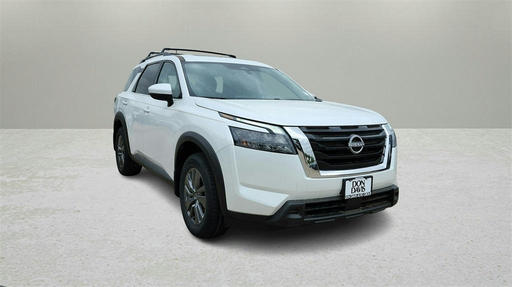 new 2025 Nissan Pathfinder car, priced at $38,960