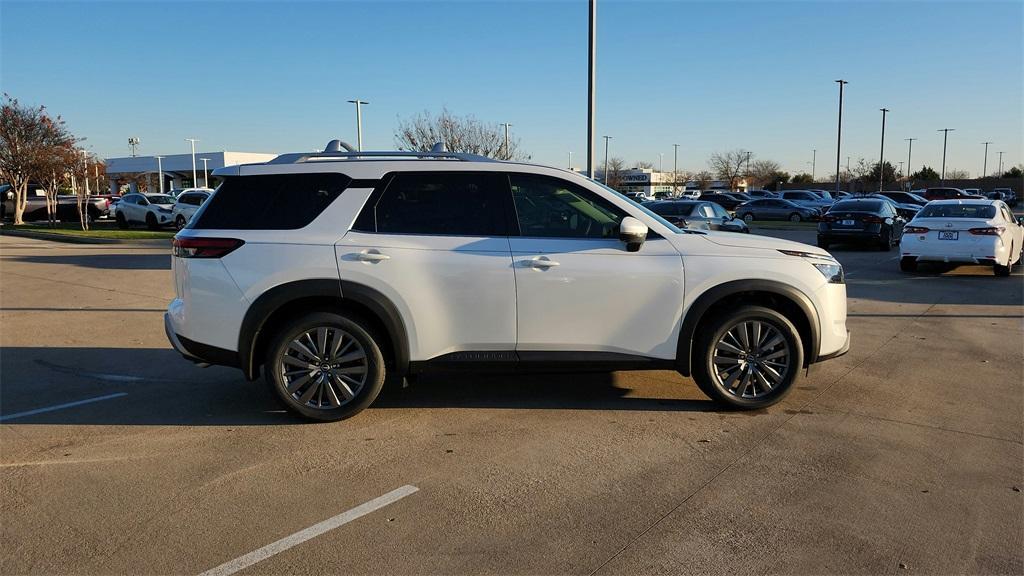 new 2025 Nissan Pathfinder car, priced at $46,418